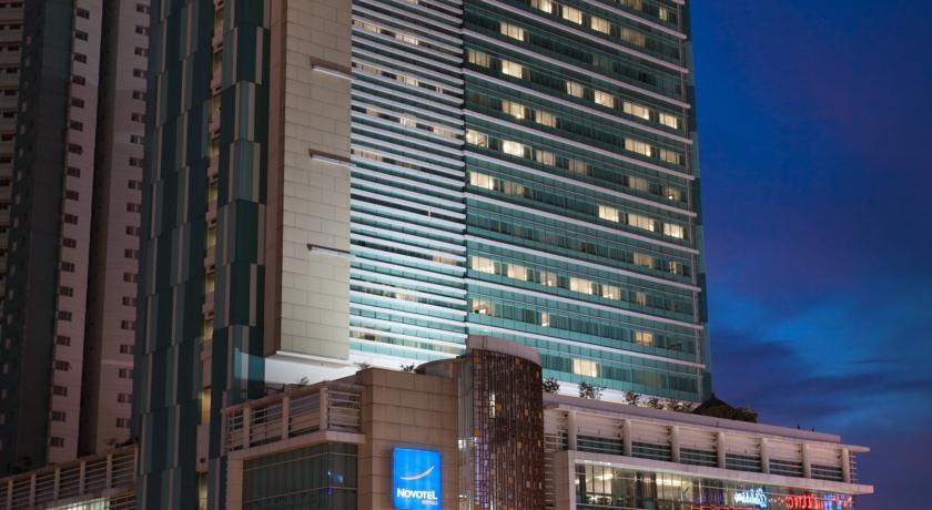 Novotel Jakarta Gajah Mada Экстерьер фото