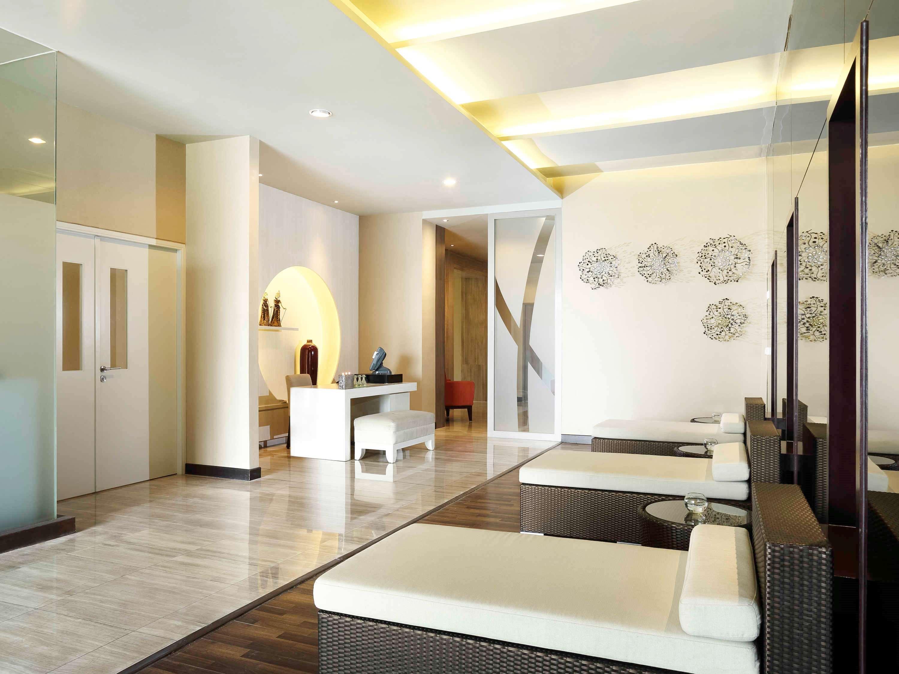 Novotel Jakarta Gajah Mada Экстерьер фото