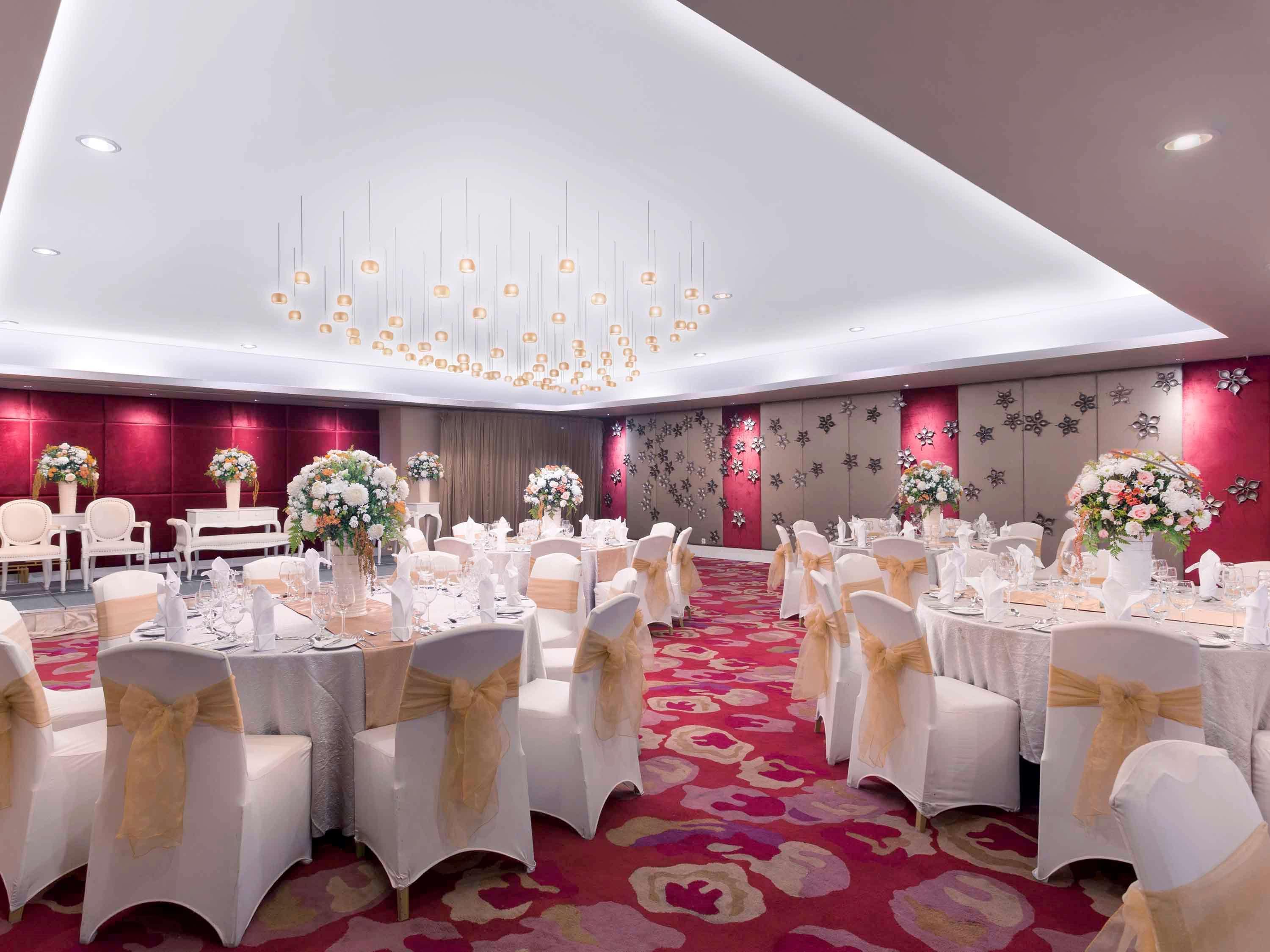 Novotel Jakarta Gajah Mada Экстерьер фото