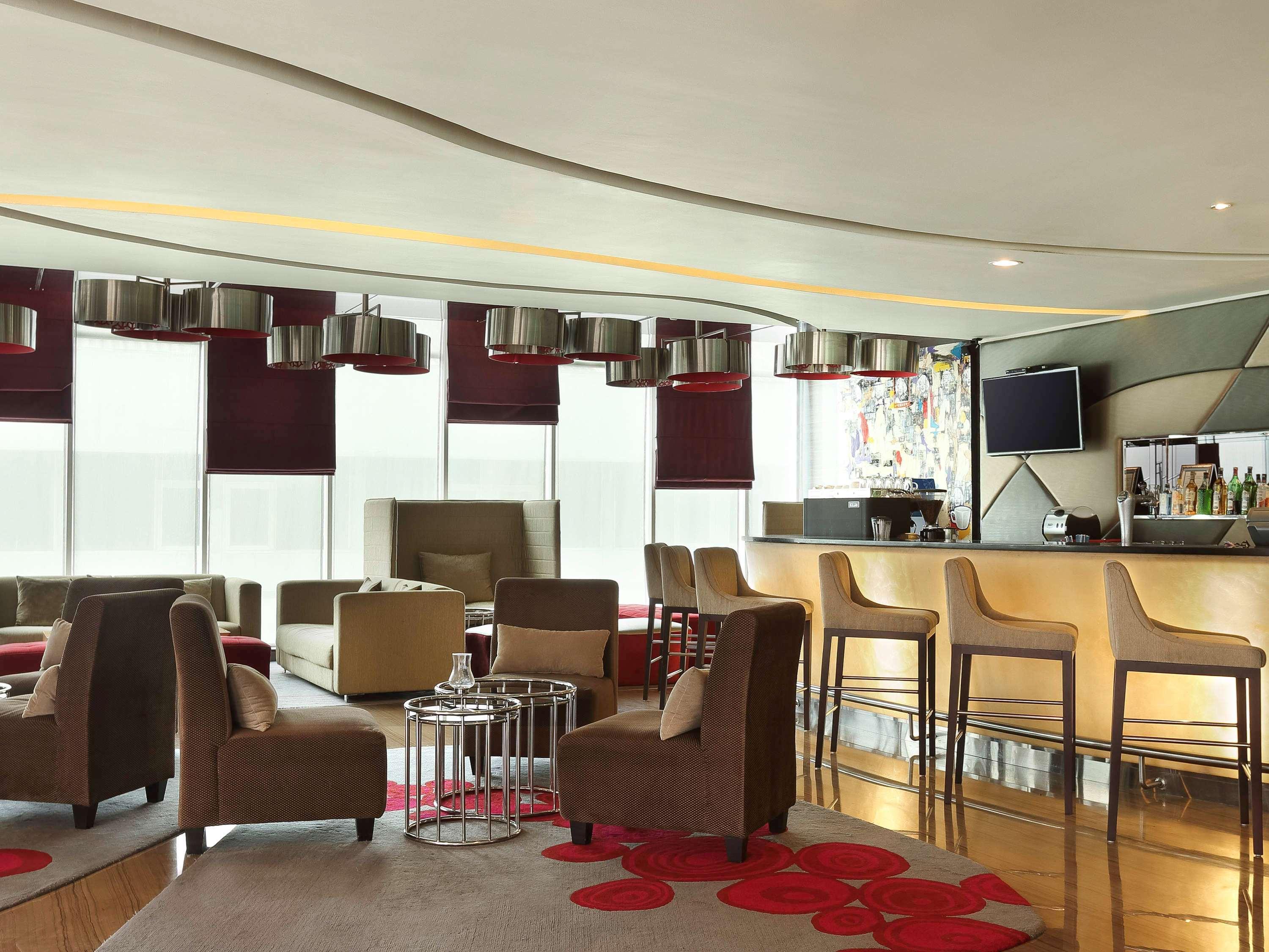 Novotel Jakarta Gajah Mada Экстерьер фото