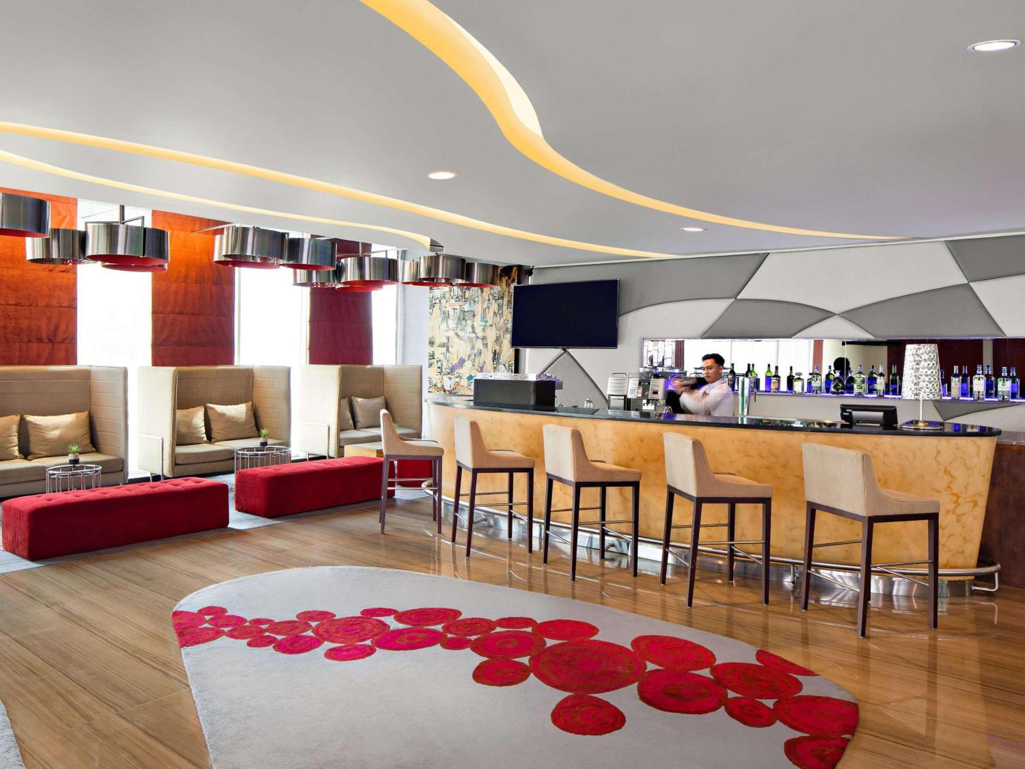 Novotel Jakarta Gajah Mada Экстерьер фото