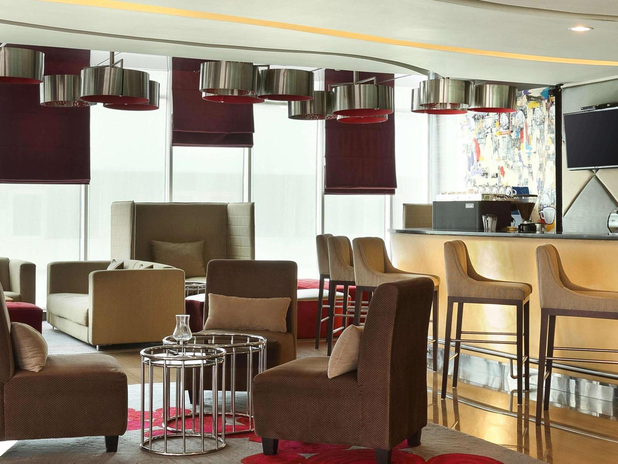 Novotel Jakarta Gajah Mada Экстерьер фото