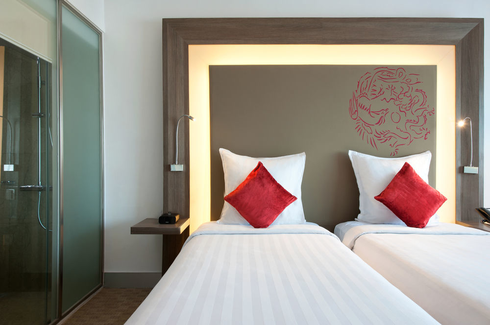 Novotel Jakarta Gajah Mada Экстерьер фото