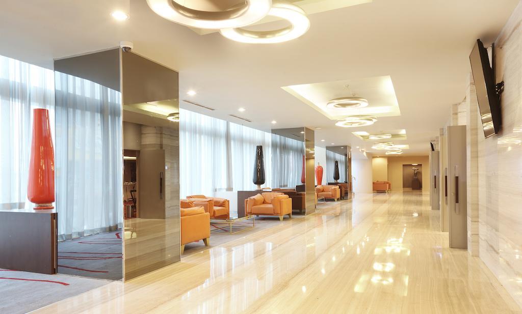 Novotel Jakarta Gajah Mada Экстерьер фото